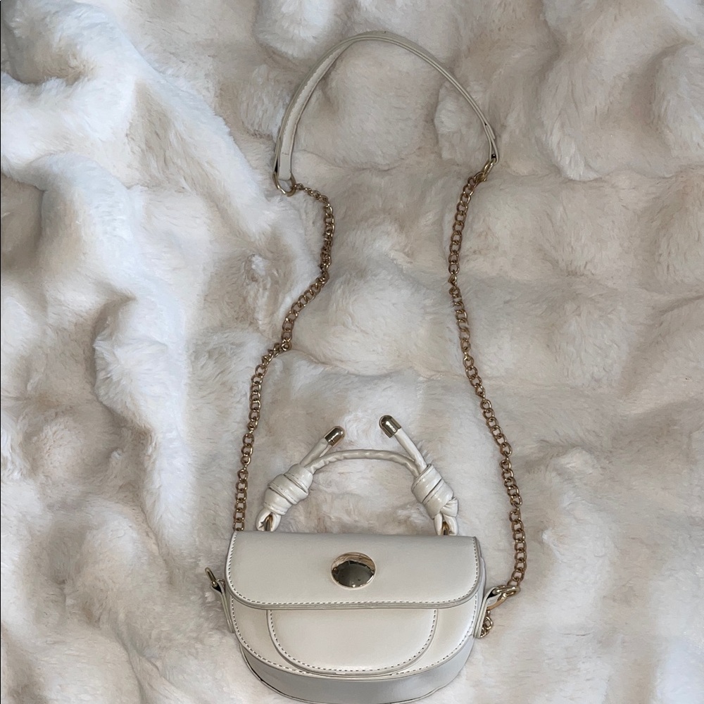 Elegant White Chain Strap Women's Bag